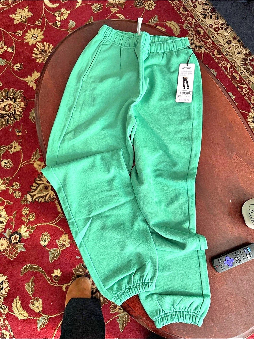 Alo Accolade Sweatpant Green Sweatpants Size Medium NWT